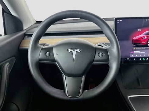Used 2022 Tesla Model Y Long Range AWD/4WD image 17