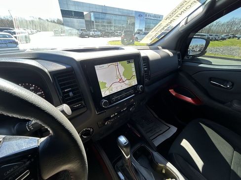 Used 2024 Nissan Frontier PRO-4X w/ Off-Road Protection Package image 12