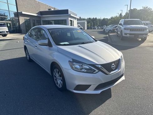 Used 2019 Nissan Sentra SV FWD image 3