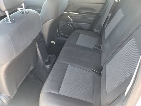 Used 2011 Jeep Patriot Sport w/ Tire & Wheel Group AWD/4WD image 17