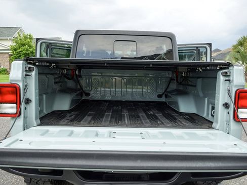 Used 2023 Jeep Gladiator Sport AWD/4WD image 65