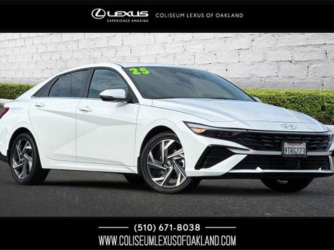 Used 2025 Hyundai Elantra Limited image 1