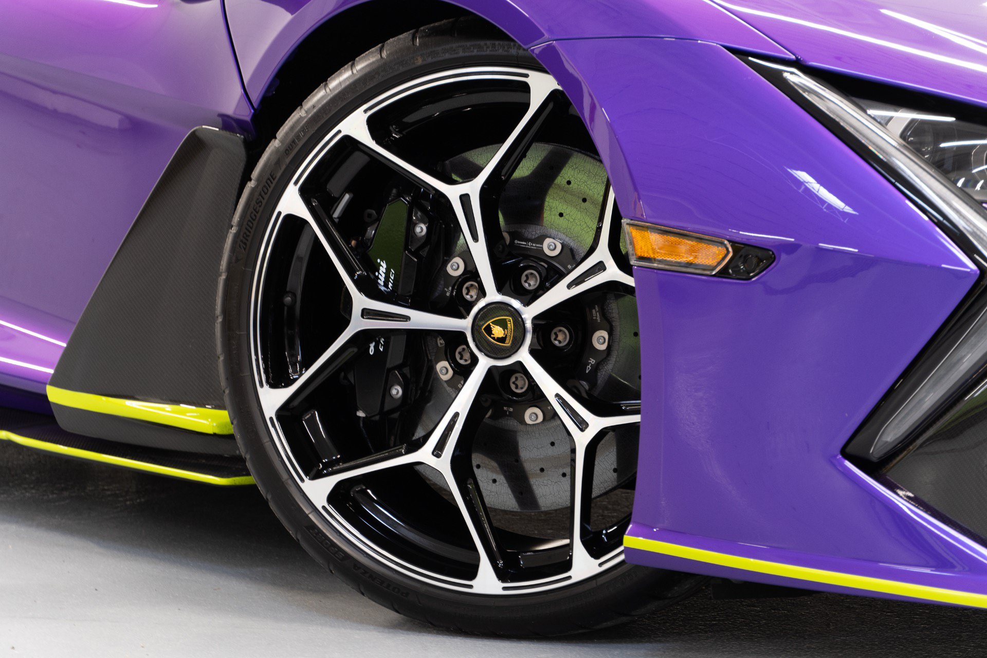 Used 2024 Lamborghini Revuelto AWD/4WD image 20