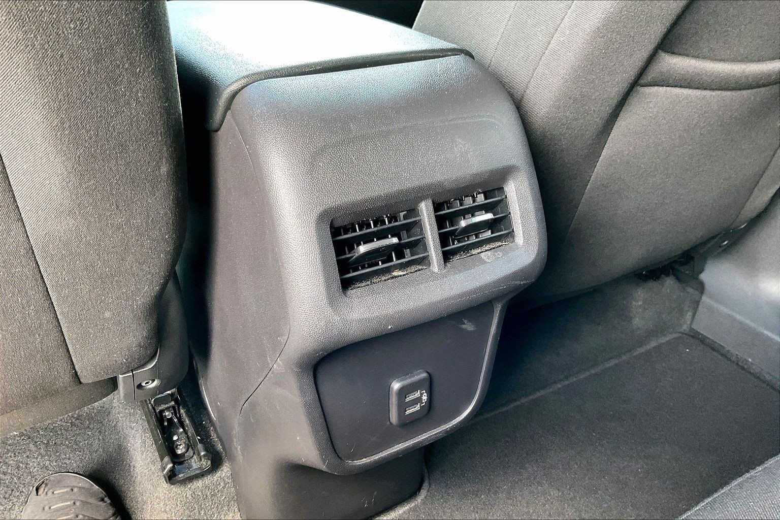 Used 2024 Chevrolet Equinox LT FWD image 35