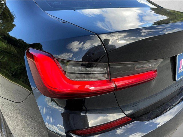 Used 2021 BMW 330i Sedan w/ M Sport Package RWD image 30