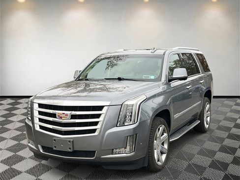 Used 2019 Cadillac Escalade Luxury image 7