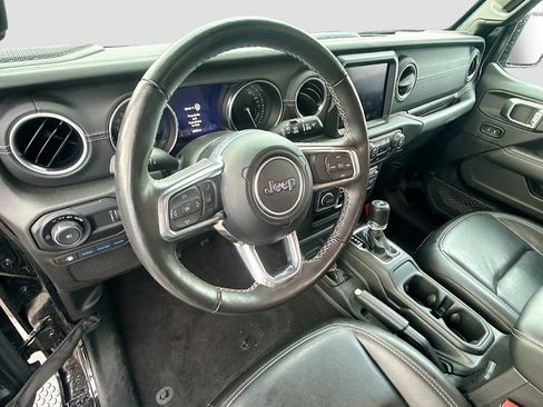 Used 2023 Jeep Wrangler Unlimited Sahara w/ Cold Weather Group AWD/4WD image 12