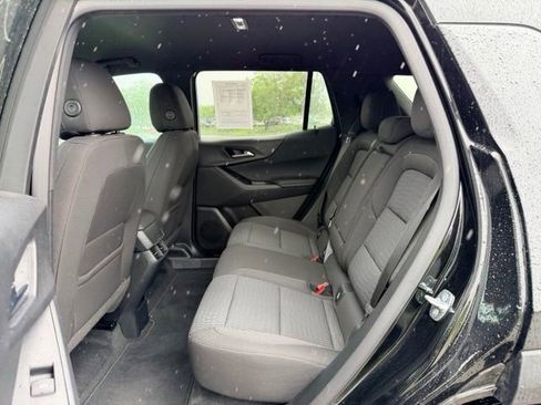 Used 2026 Chevrolet Equinox LT FWD image 8