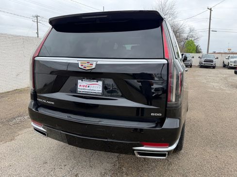 Used 2022 Cadillac Escalade Premium Luxury image 5