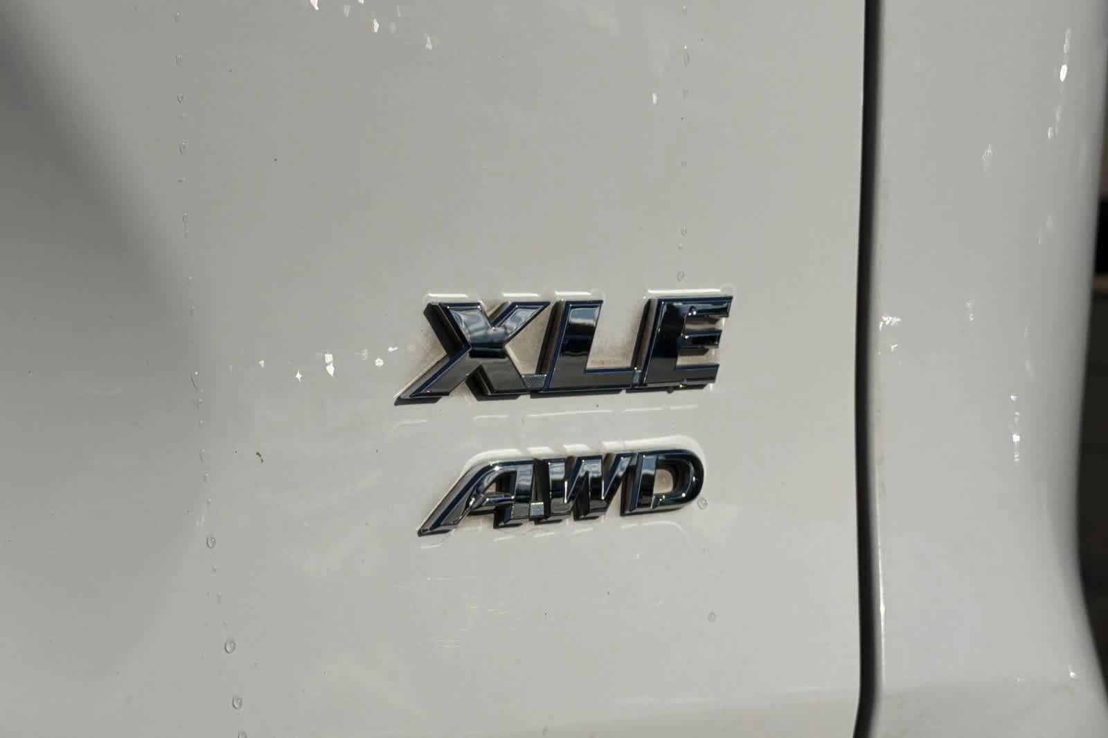 Used 2019 Toyota RAV4 XLE Premium w/ Cold Weather Package AWD/4WD image 32