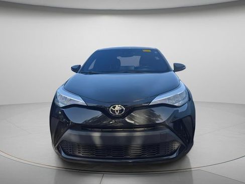 Used 2020 Toyota C-HR XLE FWD image 3