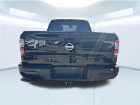 Used 2025 Nissan Frontier SV RWD image 7