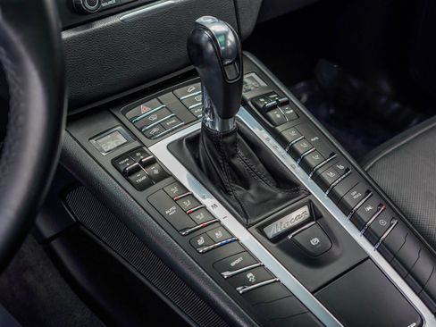 Used 2017 Porsche Macan AWD/4WD image 24