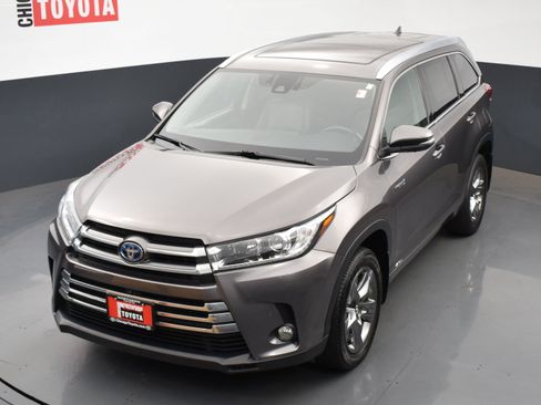 Used 2017 Toyota Highlander Limited Platinum image 37
