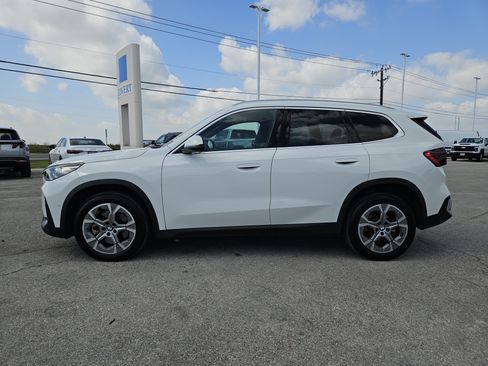Used 2023 BMW X1 xDrive28i w/ Premium Package AWD/4WD image 4