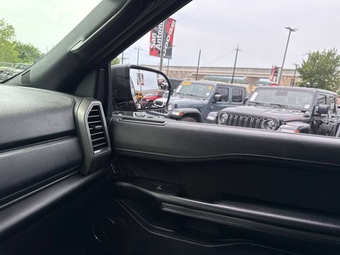Used 2019 Ford Expedition XLT RWD image 21