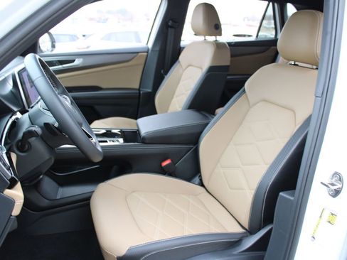 Certified 2024 Volkswagen Atlas Cross Sport SE image 7