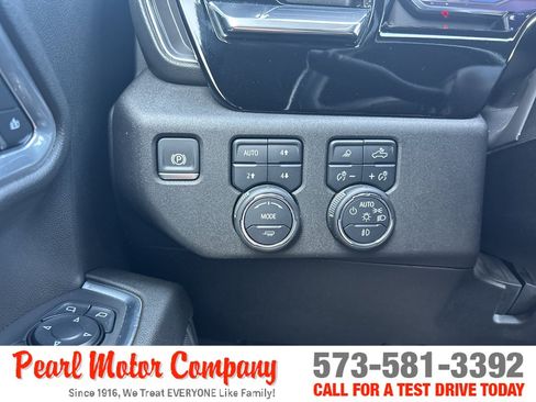Used 2025 Chevrolet Silverado 2500 LTZ w/ LTZ Plus Package AWD/4WD image 14