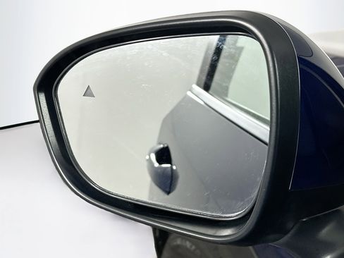 Used 2025 Nissan Kicks SV image 16