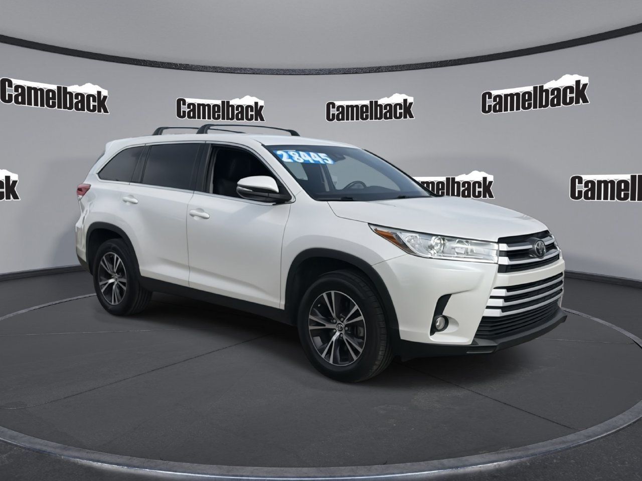 Used 2019 Toyota Highlander Plus FWD image 1