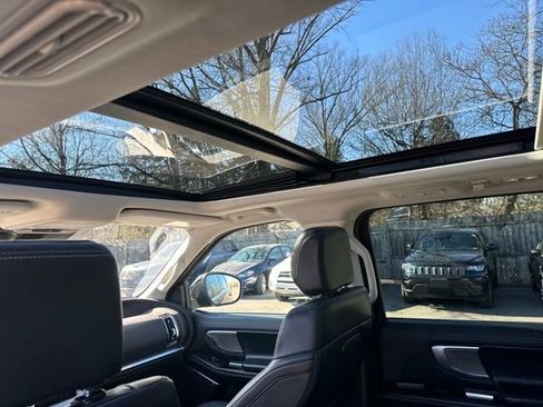 Used 2025 Ford Expedition Platinum image 36