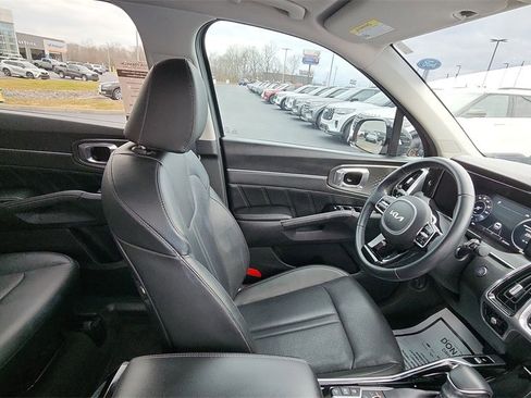 Used 2023 Kia Sorento SX image 13