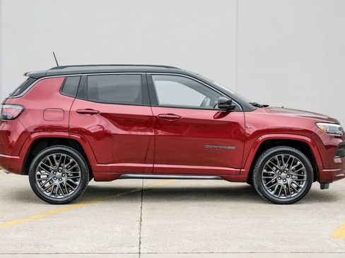 Used 2022 Jeep Compass High Altitude AWD/4WD image 9