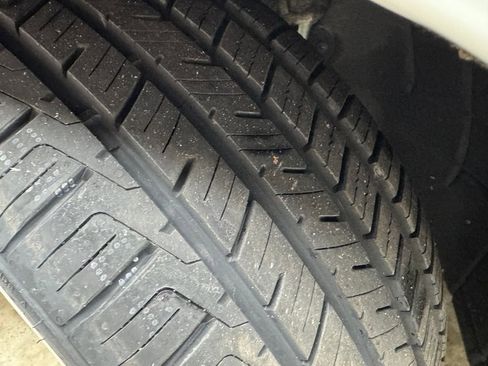 Used 2023 Genesis G70 2.0T image 28