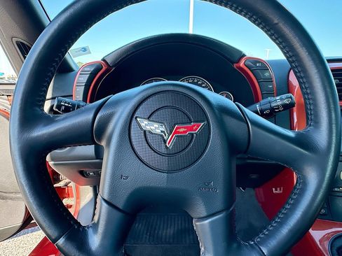 Used 2005 Chevrolet Corvette Coupe w/ Preferred Equipment Group RWD image 16