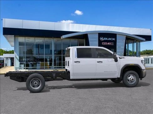 New 2025 GMC Sierra 3500 Pro AWD/4WD image 5