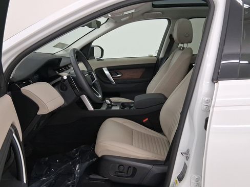 New 2025 Land Rover Discovery Sport S image 5
