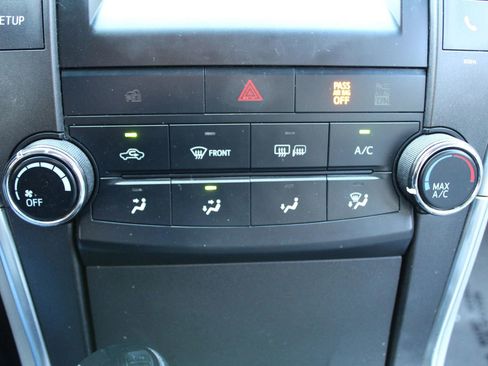Used 2017 Toyota Camry LE FWD image 21