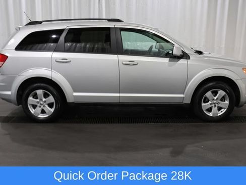 Used 2010 Dodge Journey SXT w/ Flexible Seating Group FWD image 2