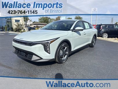 New 2025 Kia K4 LXS