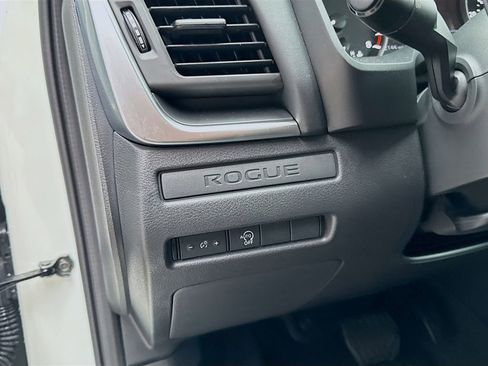 Certified 2026 Nissan Rogue S FWD image 32