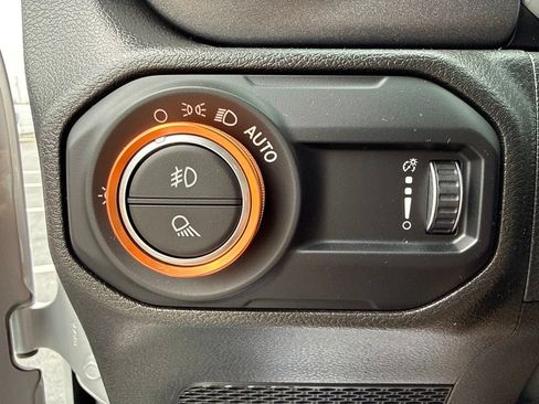Used 2023 Jeep Gladiator Mojave w/ LED Lighting Group AWD/4WD image 23