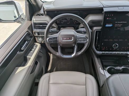 Certified 2025 GMC Yukon Elevation AWD/4WD image 17