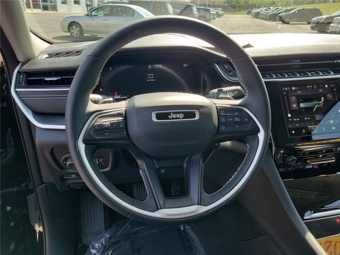 Used 2023 Jeep Grand Cherokee L Laredo w/ Luxury Tech Group I AWD/4WD image 24