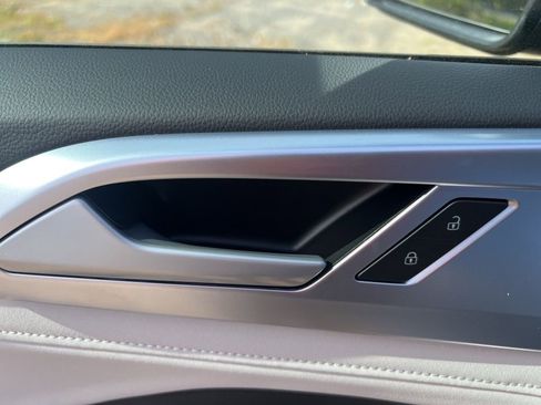 New 2025 Volkswagen Taos SE image 19