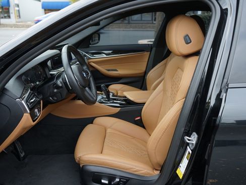 Used 2023 BMW 540i w/ M Sport Package image 17