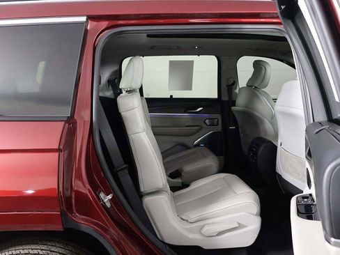 Used 2022 Jeep Grand Cherokee L Overland w/ Advanced Protech Group III image 40