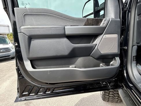 New 2026 Ford F250 Lariat w/ Black Appearance Package image 38