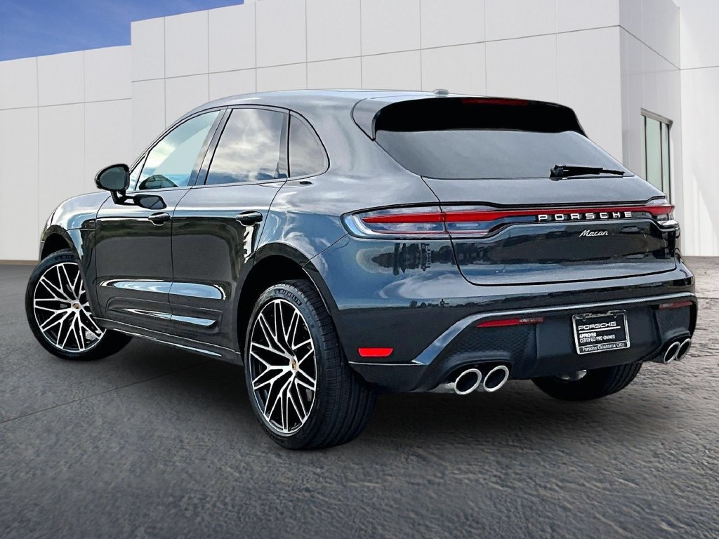 Certified 2026 Porsche Macan AWD/4WD image 3