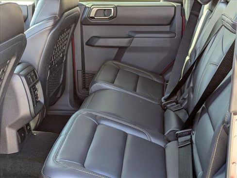 New 2025 Ford Bronco Badlands image 17