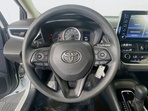 Used 2020 Toyota Corolla LE FWD image 16