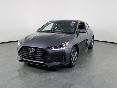 Used 2019 Hyundai Veloster 2.0 image 2