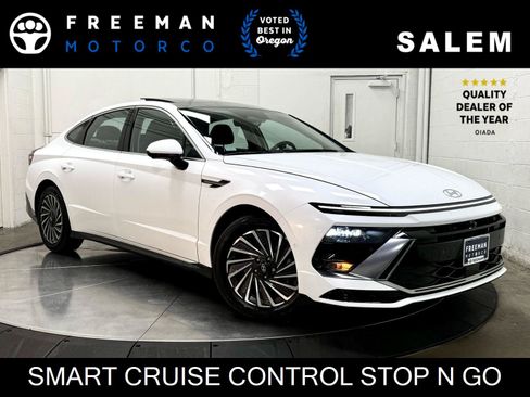 Used 2025 Hyundai Sonata Limited FWD image 1