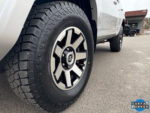 Used 2018 Toyota 4Runner TRD Off-Road Premium image 14