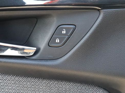Used 2025 Chevrolet TrailBlazer LT FWD image 15