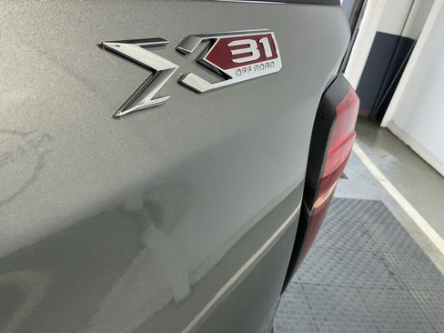 Used 2026 GMC Sierra 1500 SLT w/ SLT Premium Package image 5